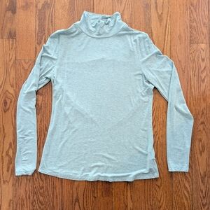 Dex Women's Soft Gray Long Sleeve Turtleneck